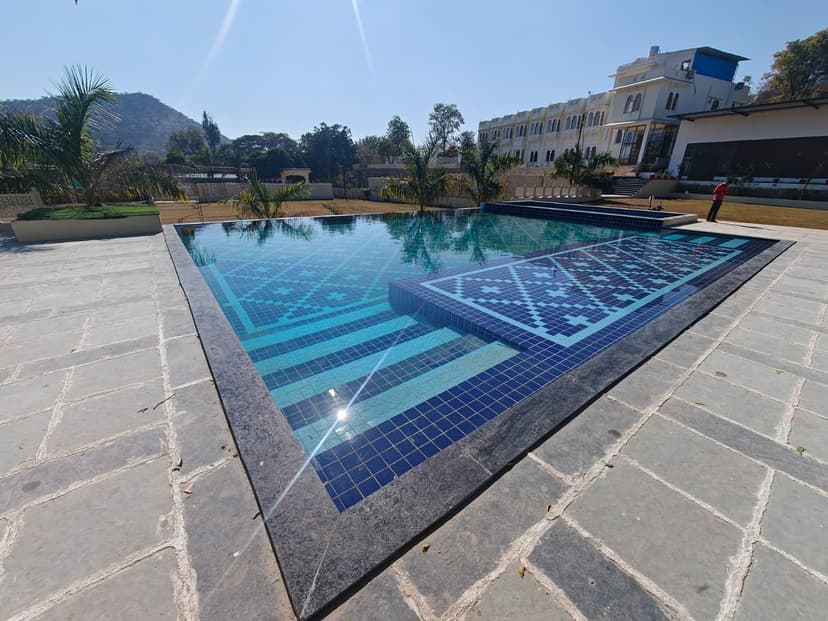 Swimming Pool Construction — Commercial project